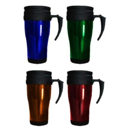 Jarro Mug de plástico de color traslucido y tapa negra. Capacidad 450 ml